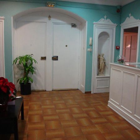 Hostal Valls Барселона Екстериор снимка