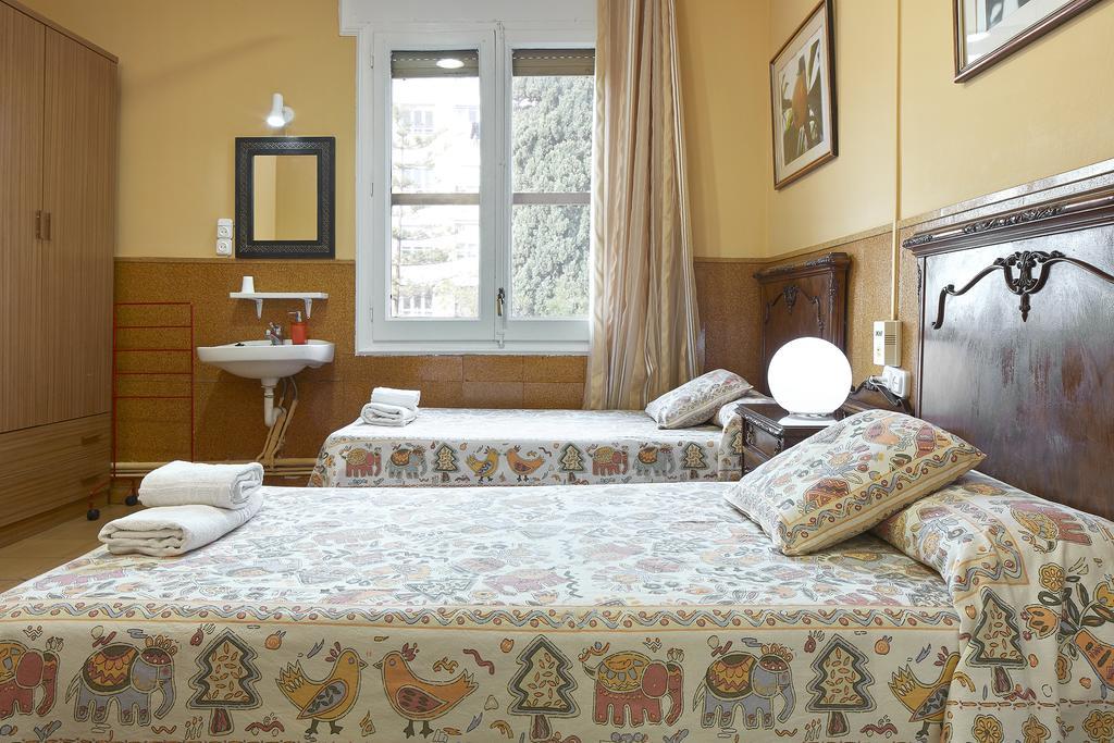 Hostal Valls Барселона Екстериор снимка