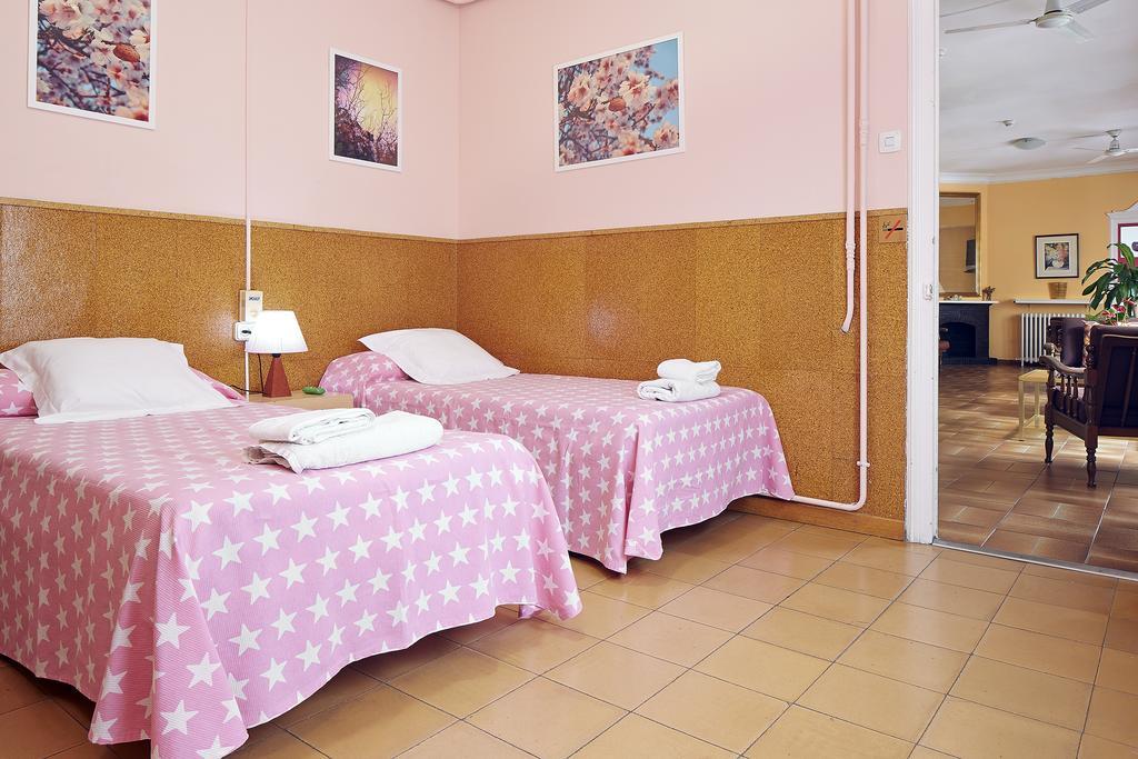 Hostal Valls Барселона Екстериор снимка