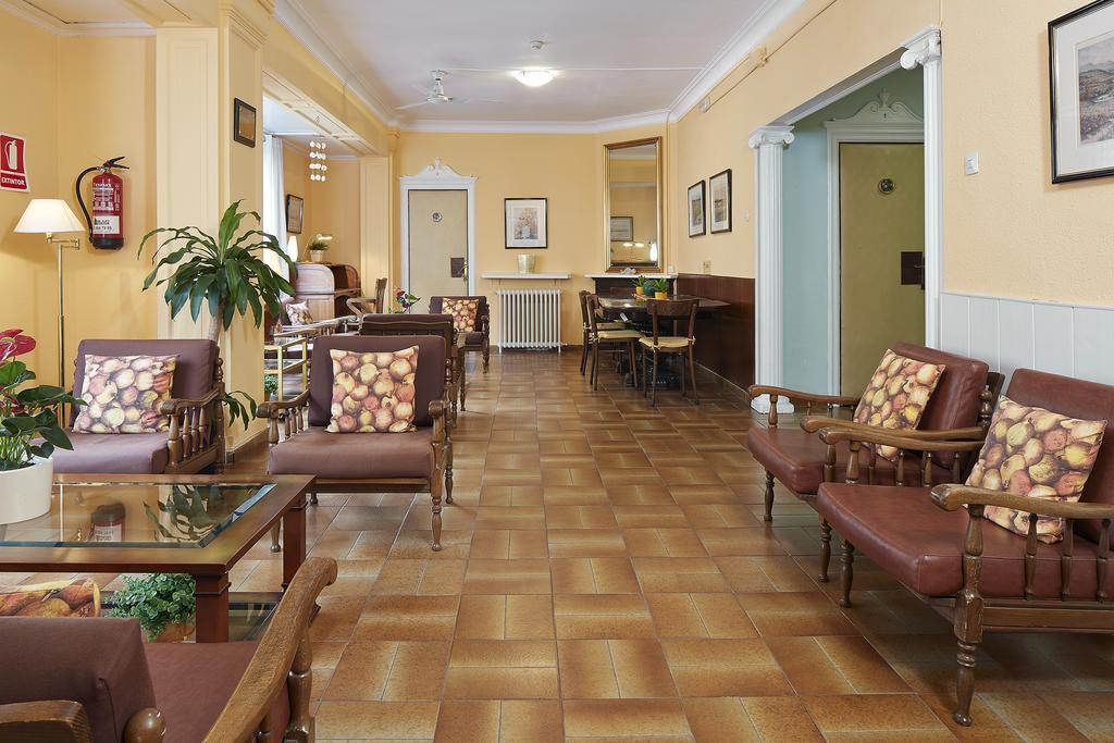 Hostal Valls Барселона Екстериор снимка