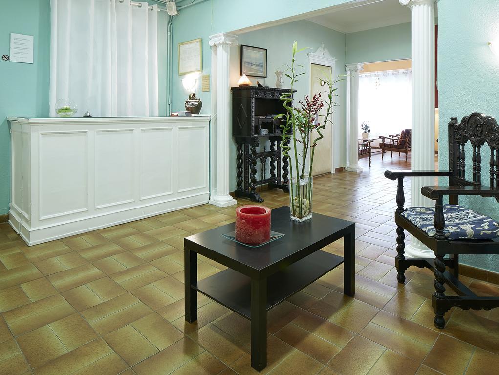 Hostal Valls Барселона Екстериор снимка