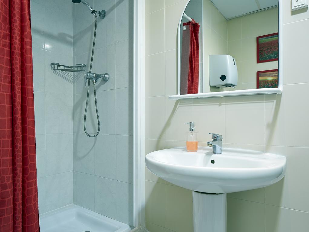 Hostal Valls Барселона Екстериор снимка