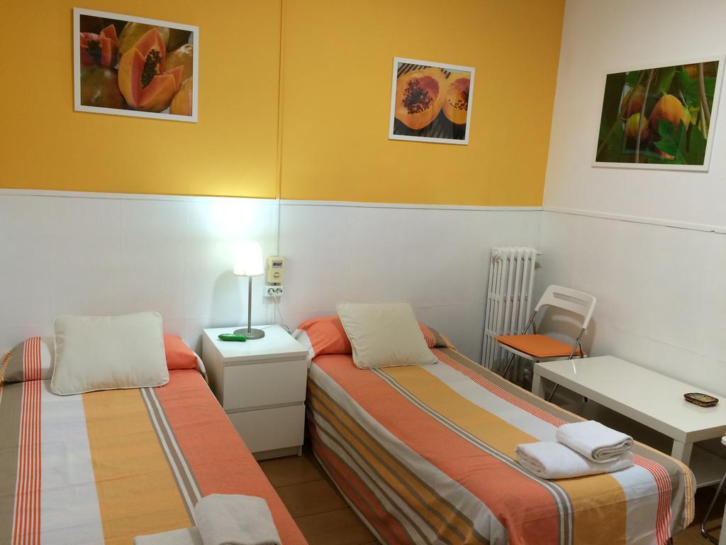 Hostal Valls Барселона Екстериор снимка