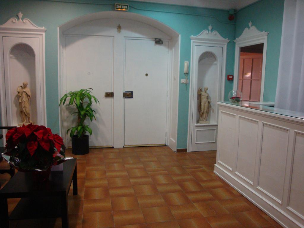 Hostal Valls Барселона Екстериор снимка