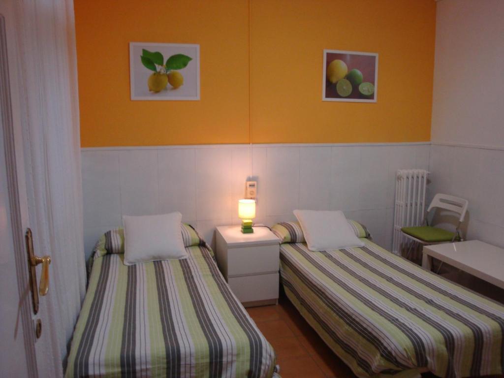Hostal Valls Барселона Екстериор снимка