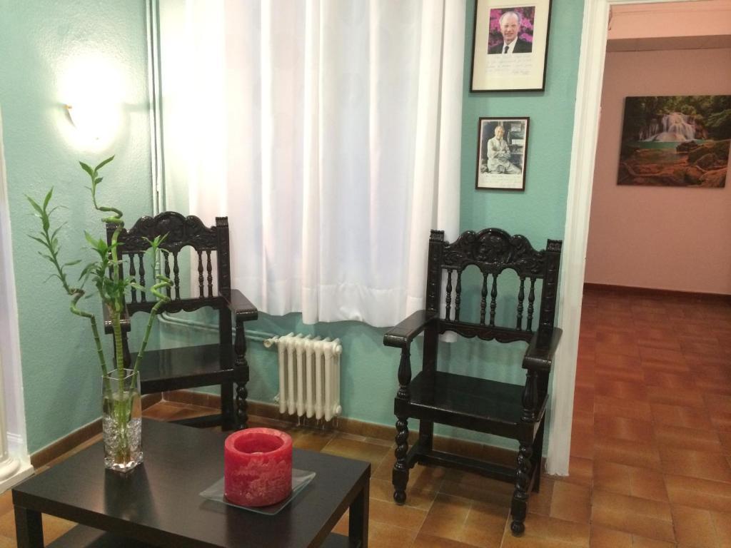 Hostal Valls Барселона Екстериор снимка