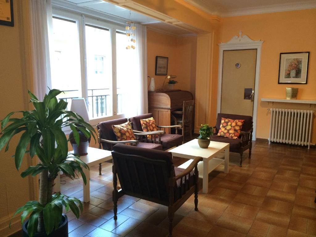 Hostal Valls Барселона Екстериор снимка