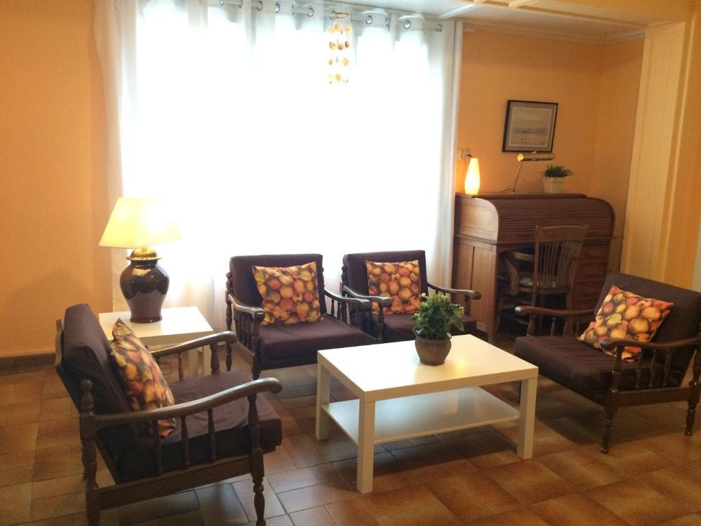 Hostal Valls Барселона Екстериор снимка